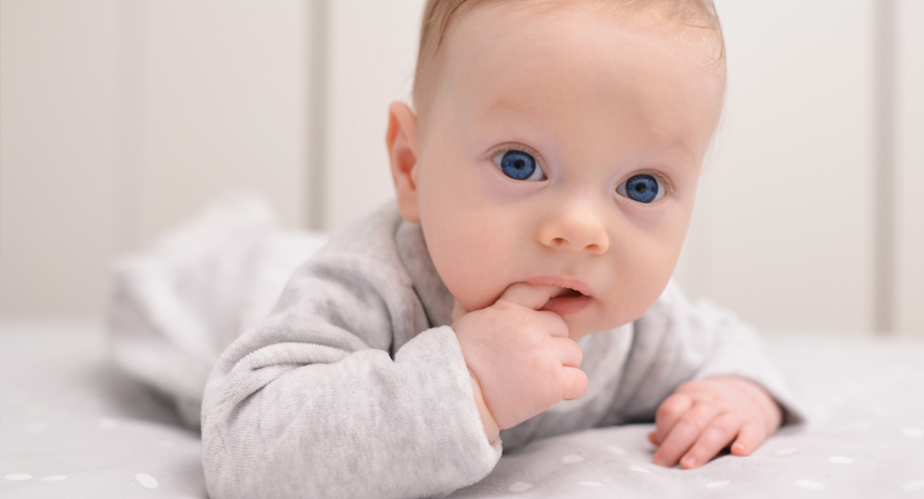 ¿Has oído hablar alguna vez de por qué los bebés se chupan los dedos? 